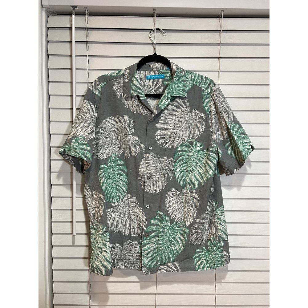 Tori Richard Short Sleeve Button Up Shirt - Size‎ M